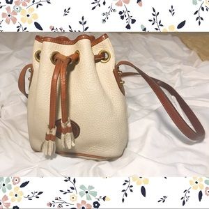Authentic Vintage Dooney&Bourke Bucket Purse💕